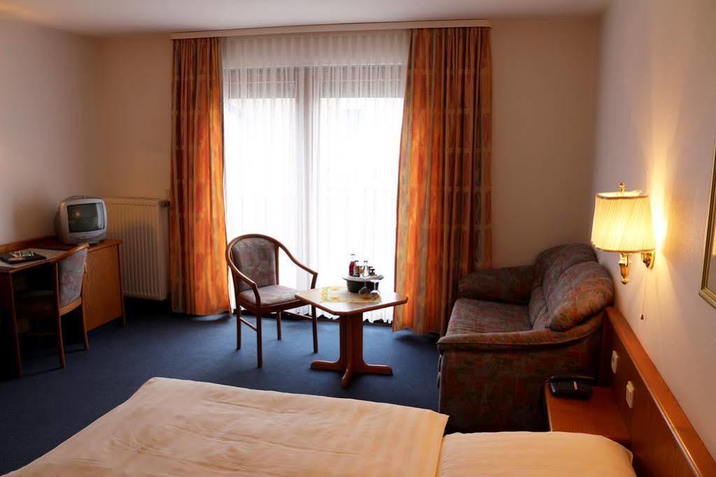 Hotel Am Steinberg Хильдесхайм Экстерьер фото